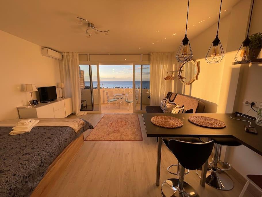 Golden Hour Beachfront Apartment Marbellac Extérieur photo